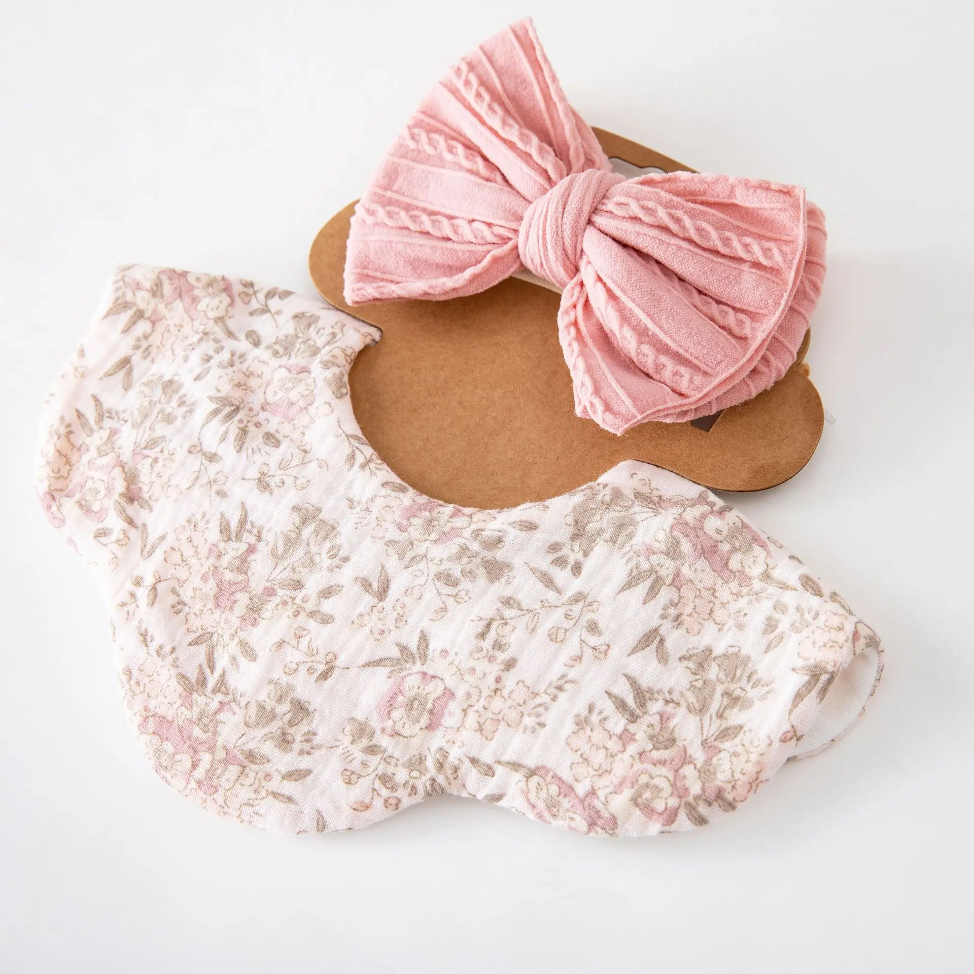 Set de baberos de algodón con pañuelos de saliva y eructos