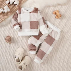 Conjunto de felpa invernal para bebés: top a cuadros y pantalón