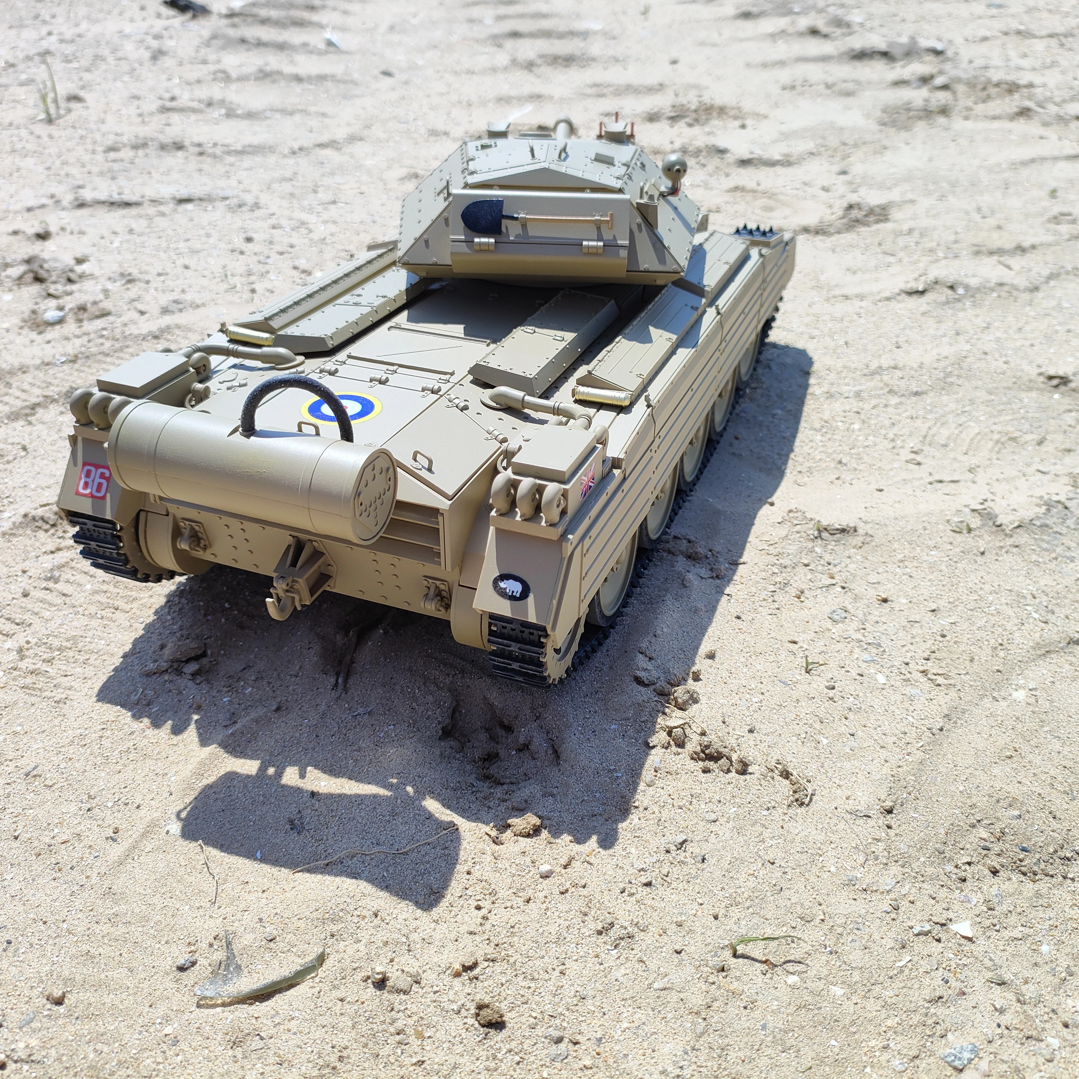 Tanque RC militar teledirigido con sonido, luz y humo para niños - imagen 4