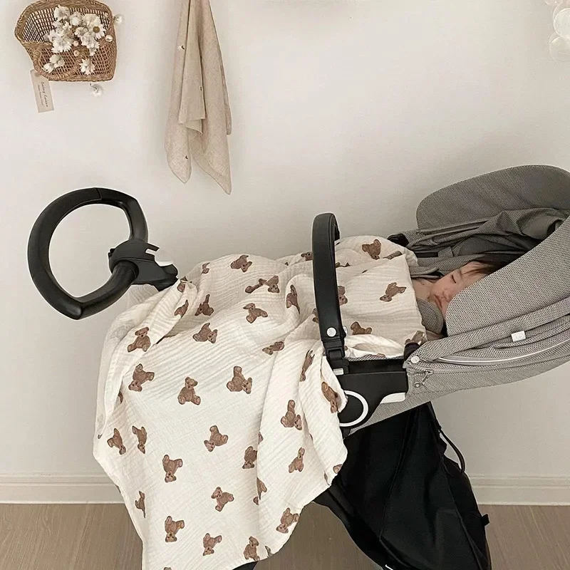 Manta envolvente de muselina con estampado de oso para bebé - imagen 3