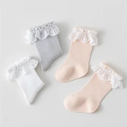Calcetines altos de encaje para bebé niña – Dulces y elegantes
