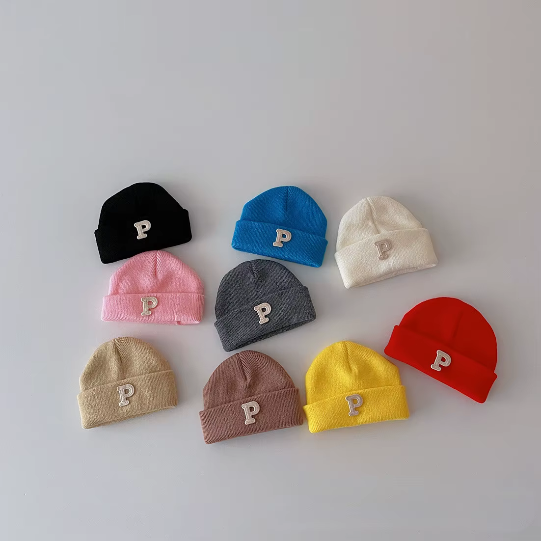 Gorro de lana en color beige para bebé