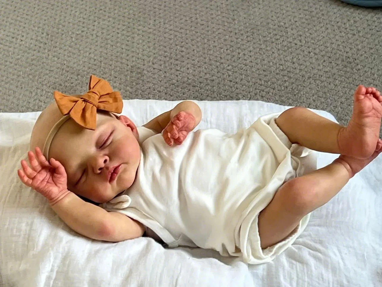 NPK Muñeca Reborn Irys hecha a mano, realista, coleccionable - imagen 2