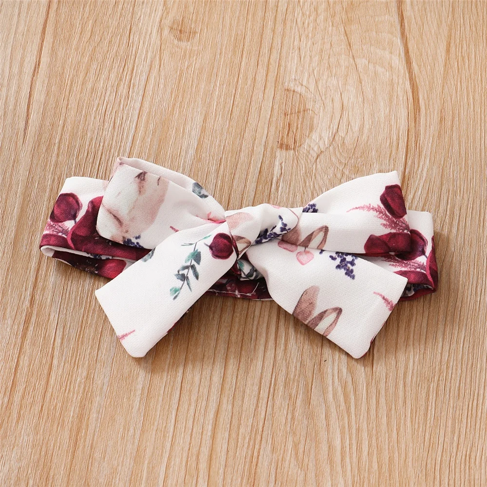 Detalle del gorrito infantil