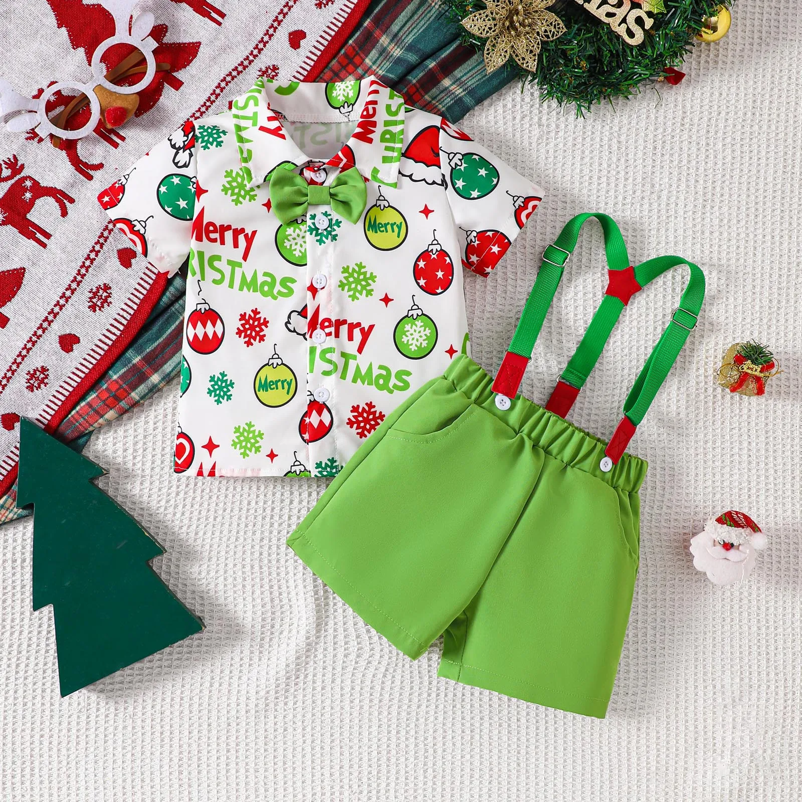 Conjunto navideño para bebé con camisa, pajarita y tirantes - imagen 3