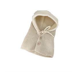 Gorro invierno bebé con calentador de cuello tipo capucha