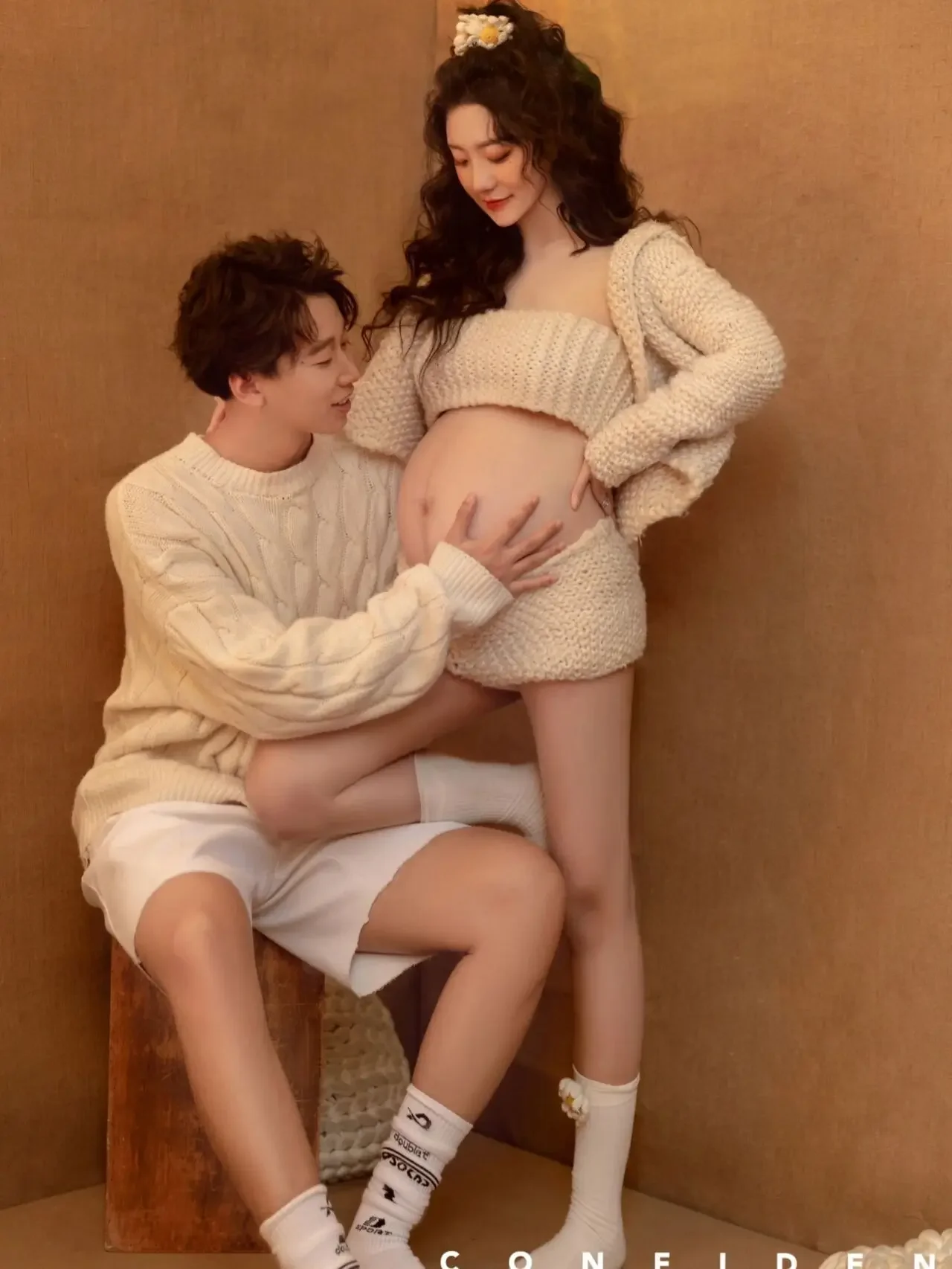Conjunto de pareja para fotografía de maternidad