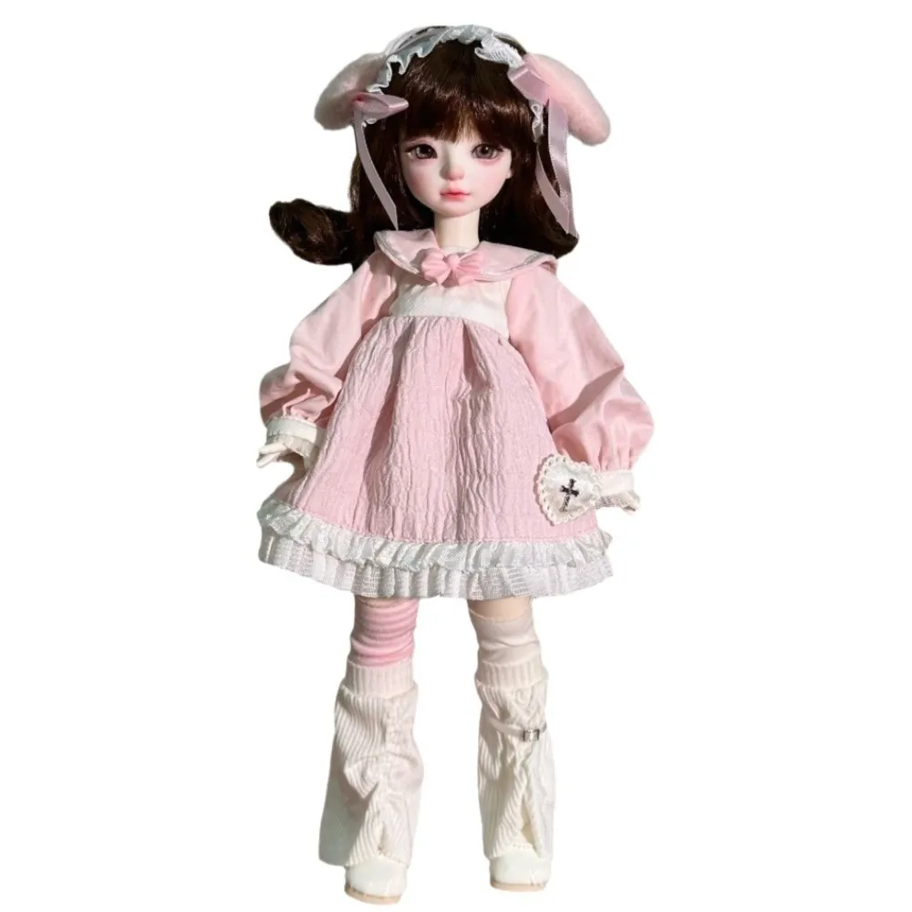 Detalle de falda de princesa para muñeca