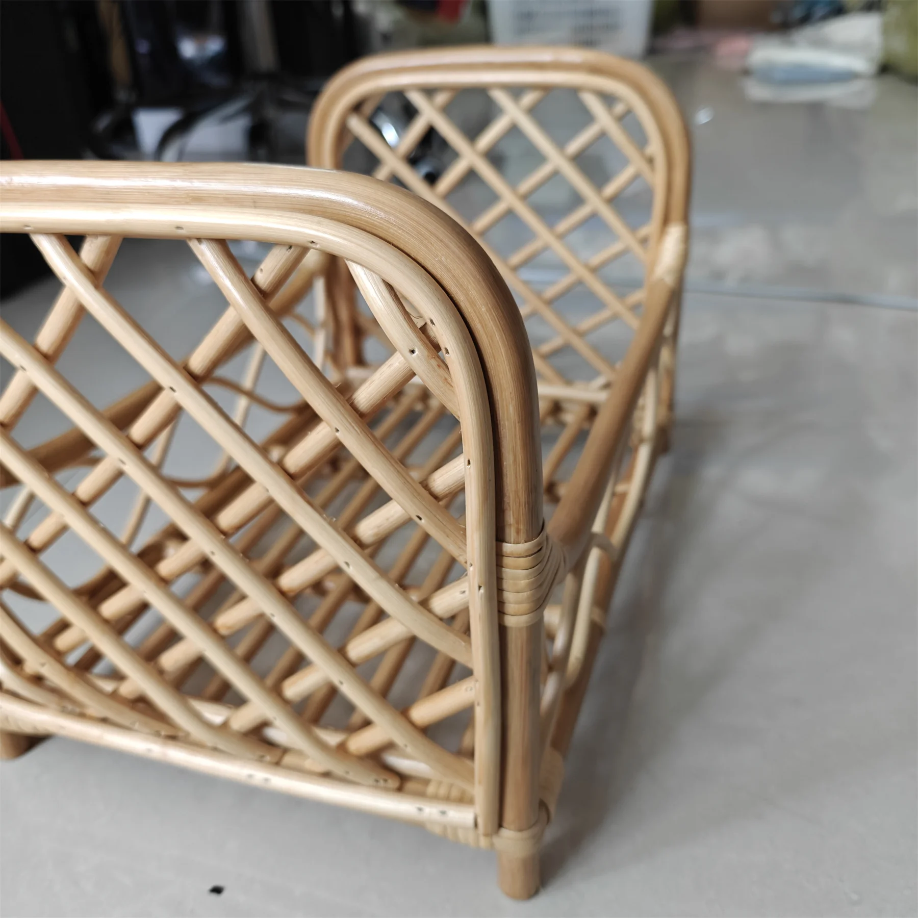 Cesta en contexto de estudio fotográfico