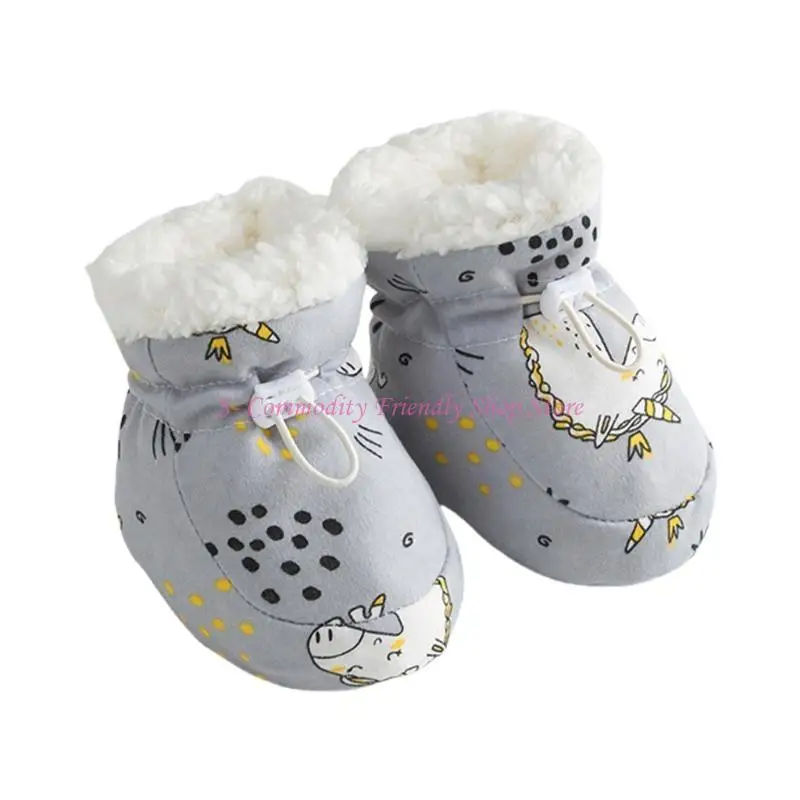 Zapatos primeros pasos de bebé con suela blanda y estampado infantil - imagen 2