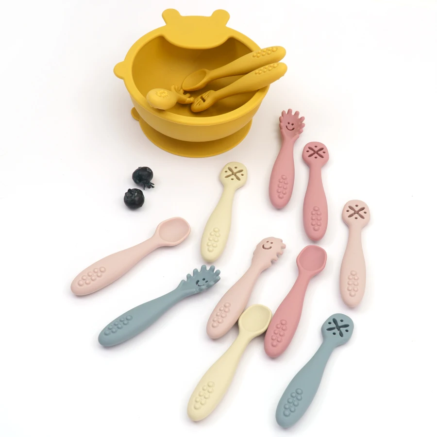 Cucharas de aprendizaje Kawaii con diseño de animalitos en colores pastel