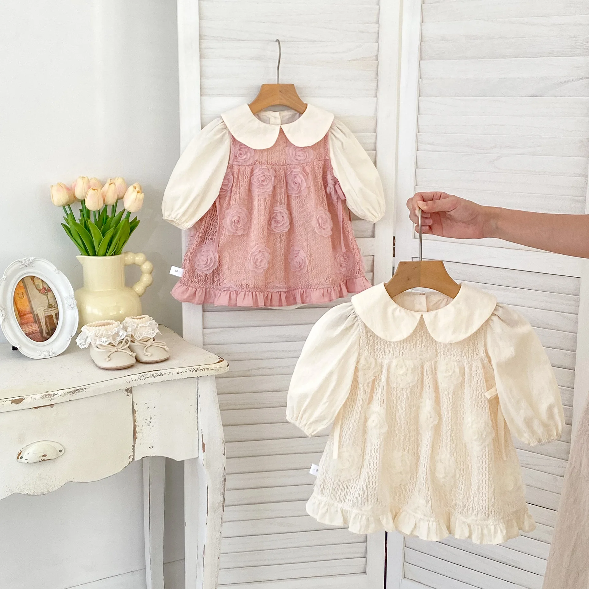 Conjunto otoño para niña: vestido floral con body Peter Pan - imagen 2