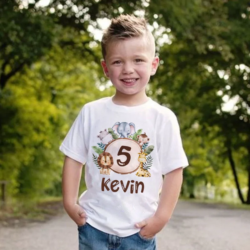 Camiseta de cumpleaños infantil con animales salvajes y nombre