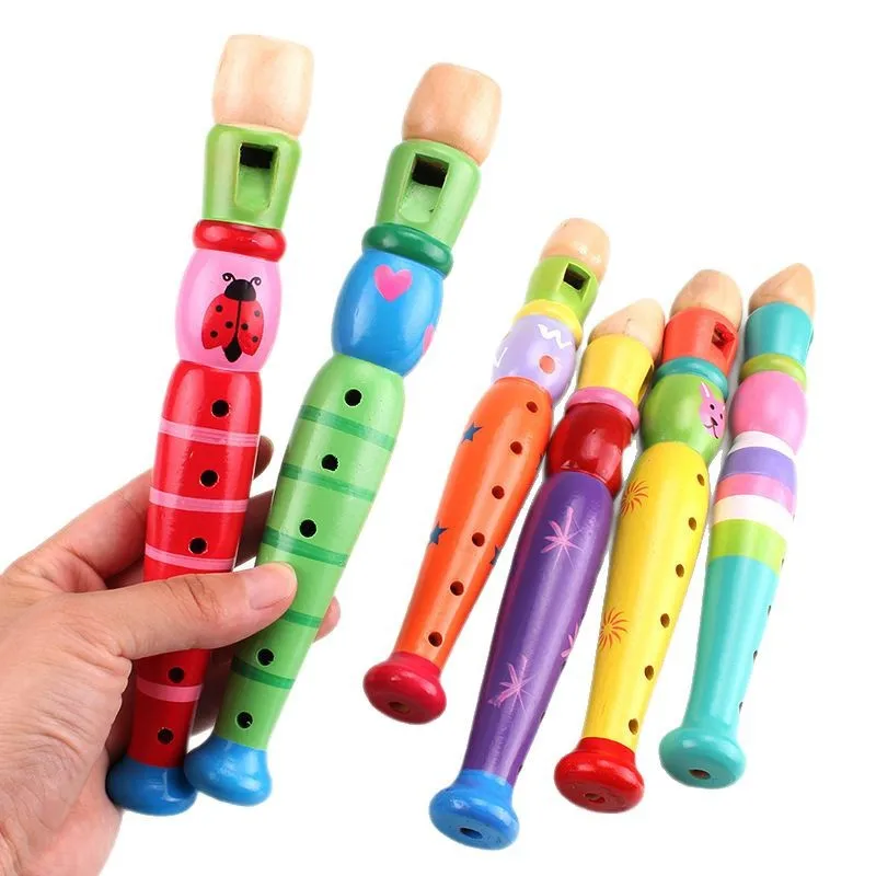 Detalle de los instrumentos de madera y agujeros