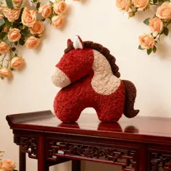 Almohada de peluche pony lavable a máquina roja con base antideslizante
