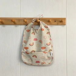 Babero impermeable de muselina con dibujos para bebé y niño