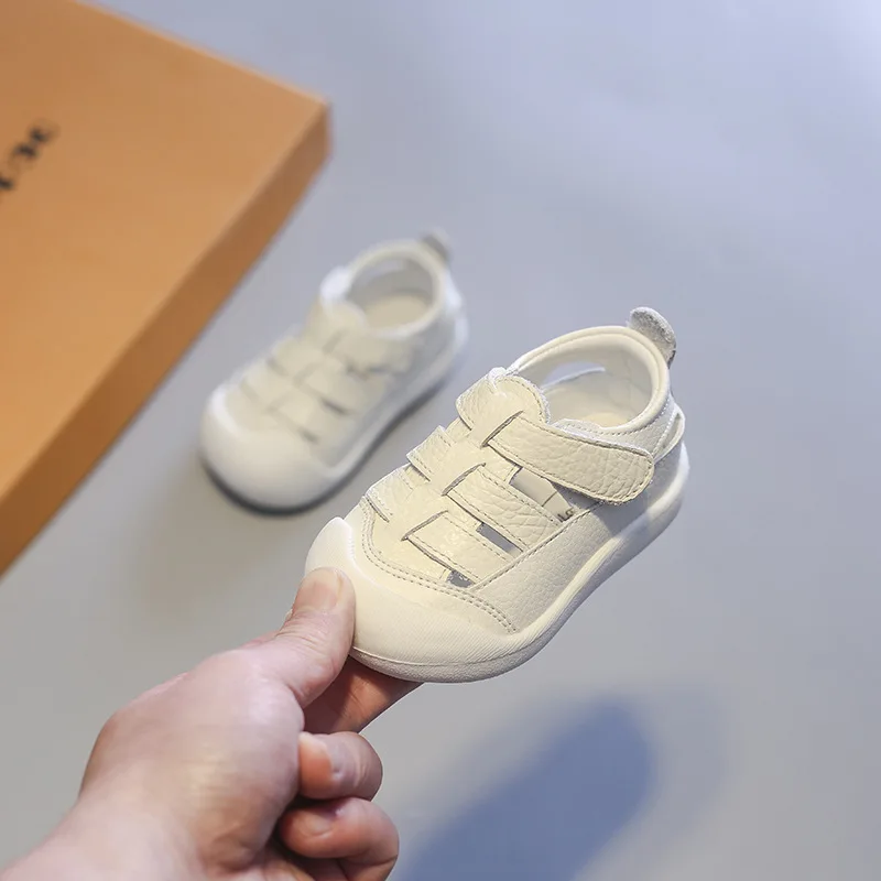 Sandalias en uso infantil