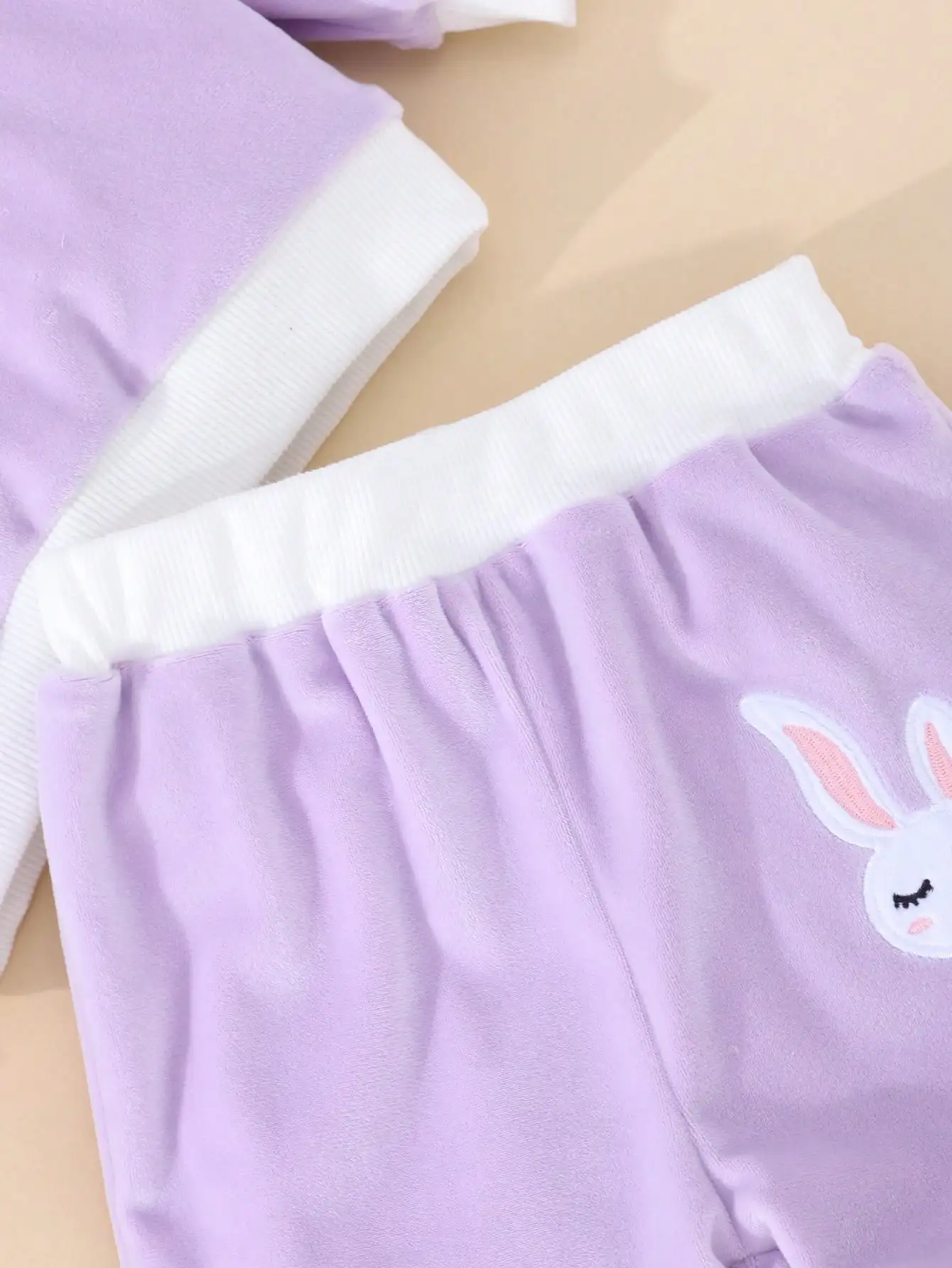 Conjunto cálido para niña otoño invierno con bordado de conejito - imagen 4