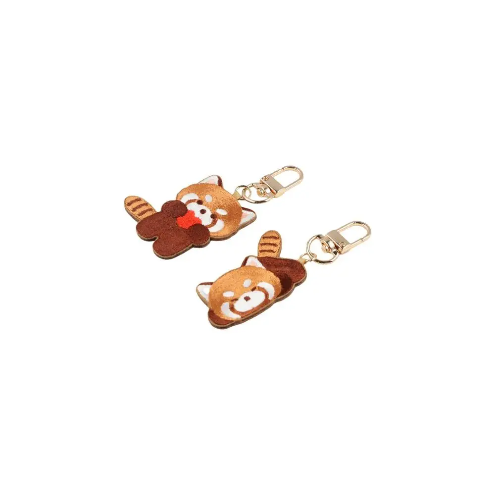 Llavero de panda rojo kawaii bordado temática té con leche