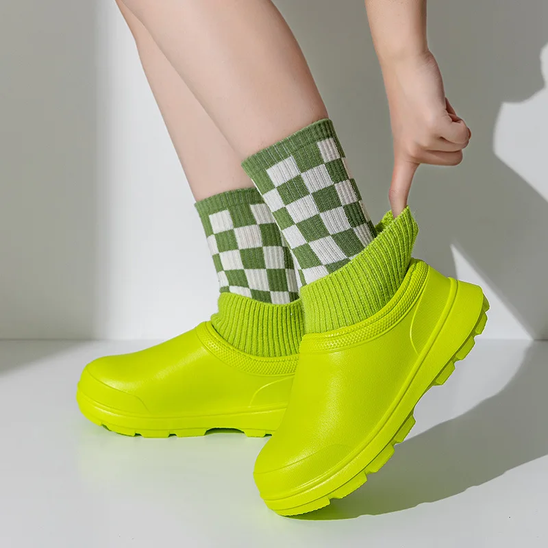 Botitas antideslizantes de algodón para bebé – Ideales en invierno - imagen 2