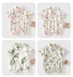 Mono bebé floral finito y holgado, una pieza para niña