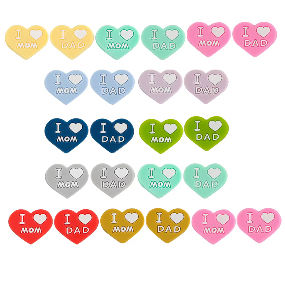 Cuentas de silicona corazón con texto amo mamá papá