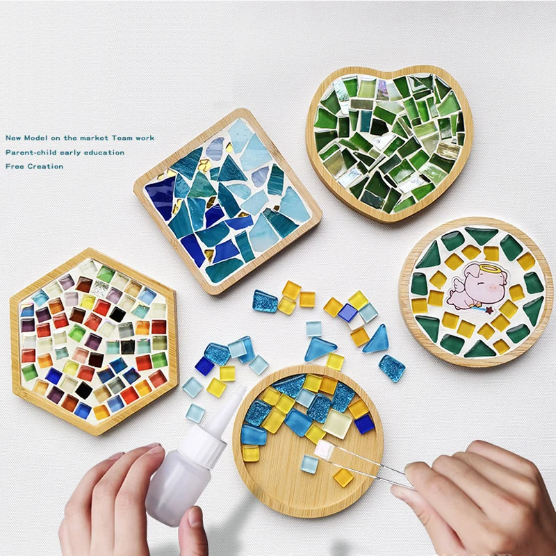 Mosaico de vidrio y almohadilla de bambú