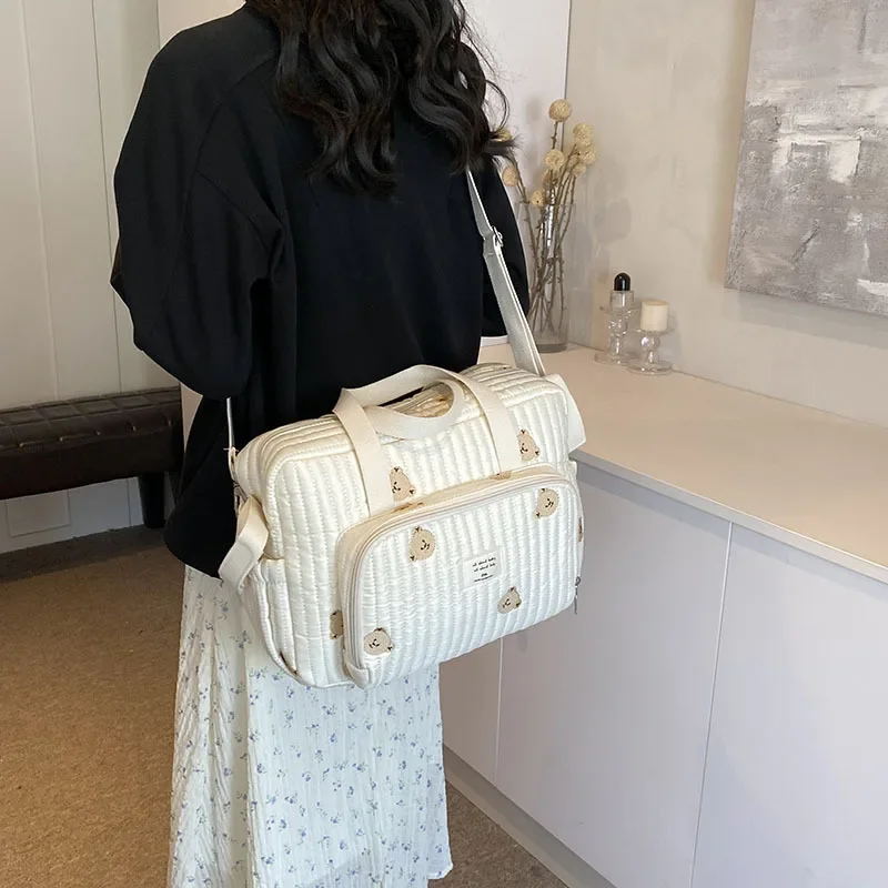Bolso pañales de algodón beige con cremallera y estampado de oso - imagen 5
