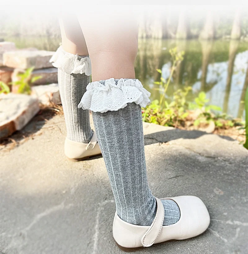 Calcetines con encaje y volantes