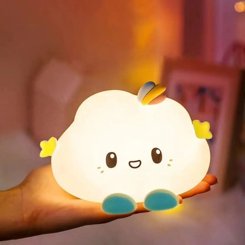 Luz de noche con forma de nube, estilo infantil