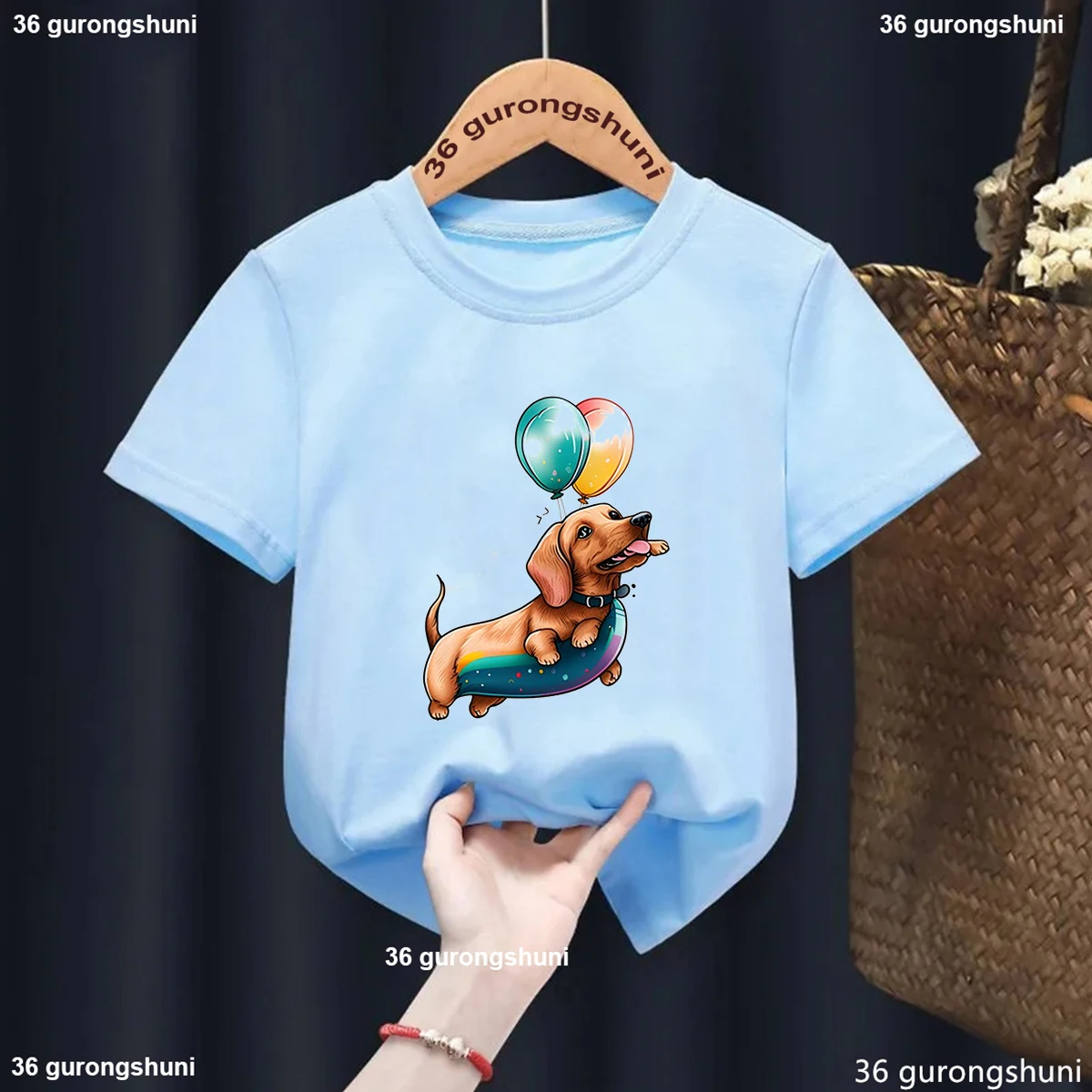 Camiseta infantil rosa con estampado de perro salchicha - imagen 4