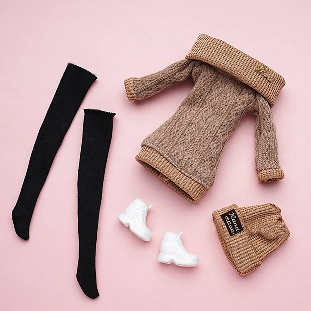Conjunto de ropa para muñeca de punto con sombrero y medias - imagen 2