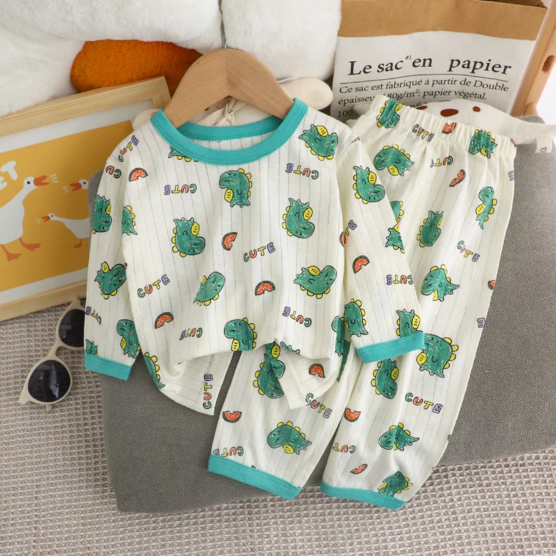 Vista trasera del pijama de la marca XJYIYUANLC