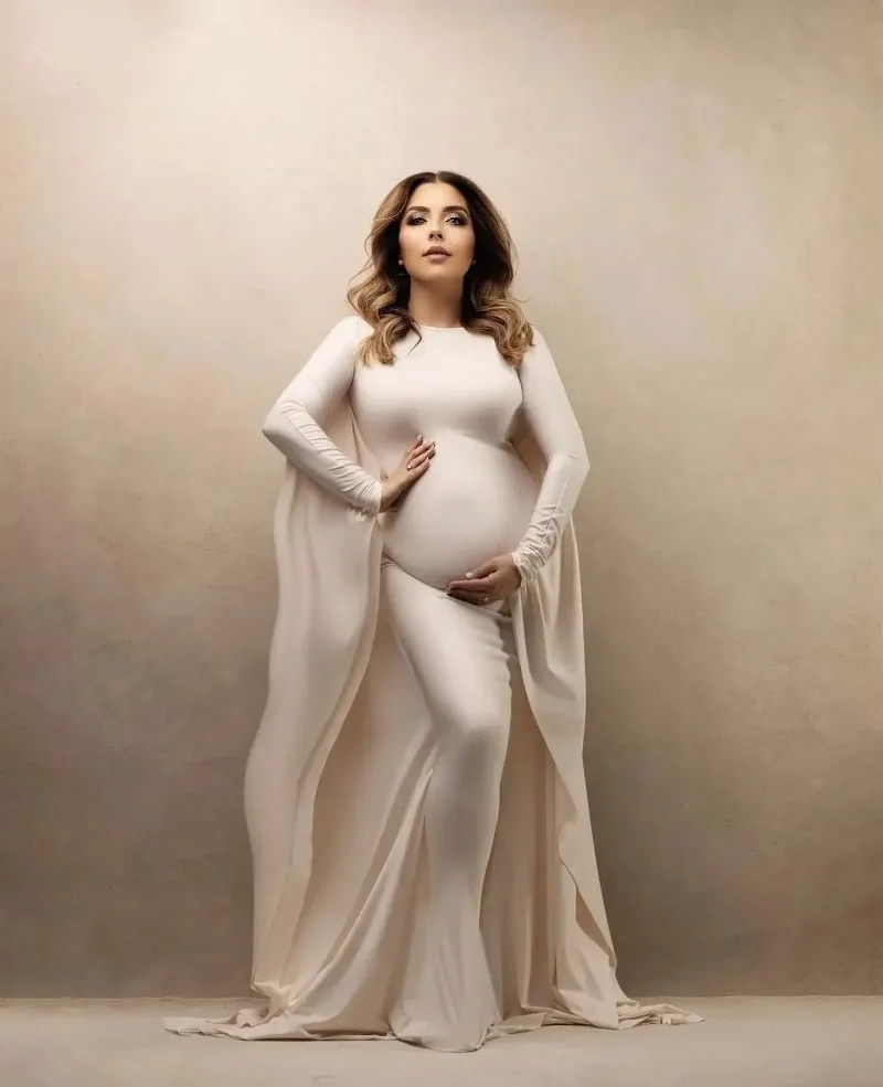 Detalle del vestido de diosa para mujer embarazada