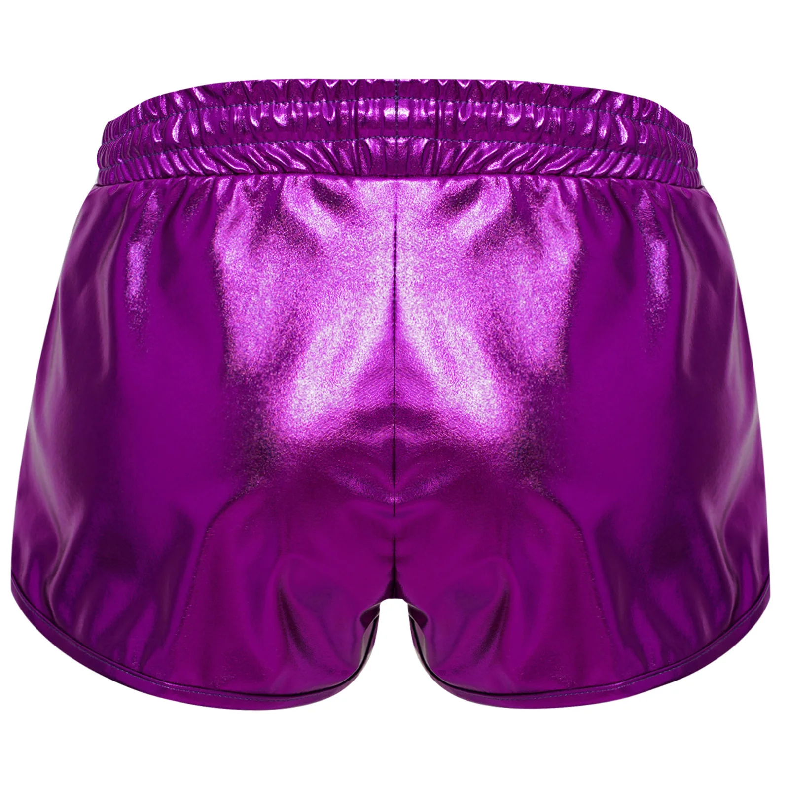 Shorts metálicos en presentación escolar