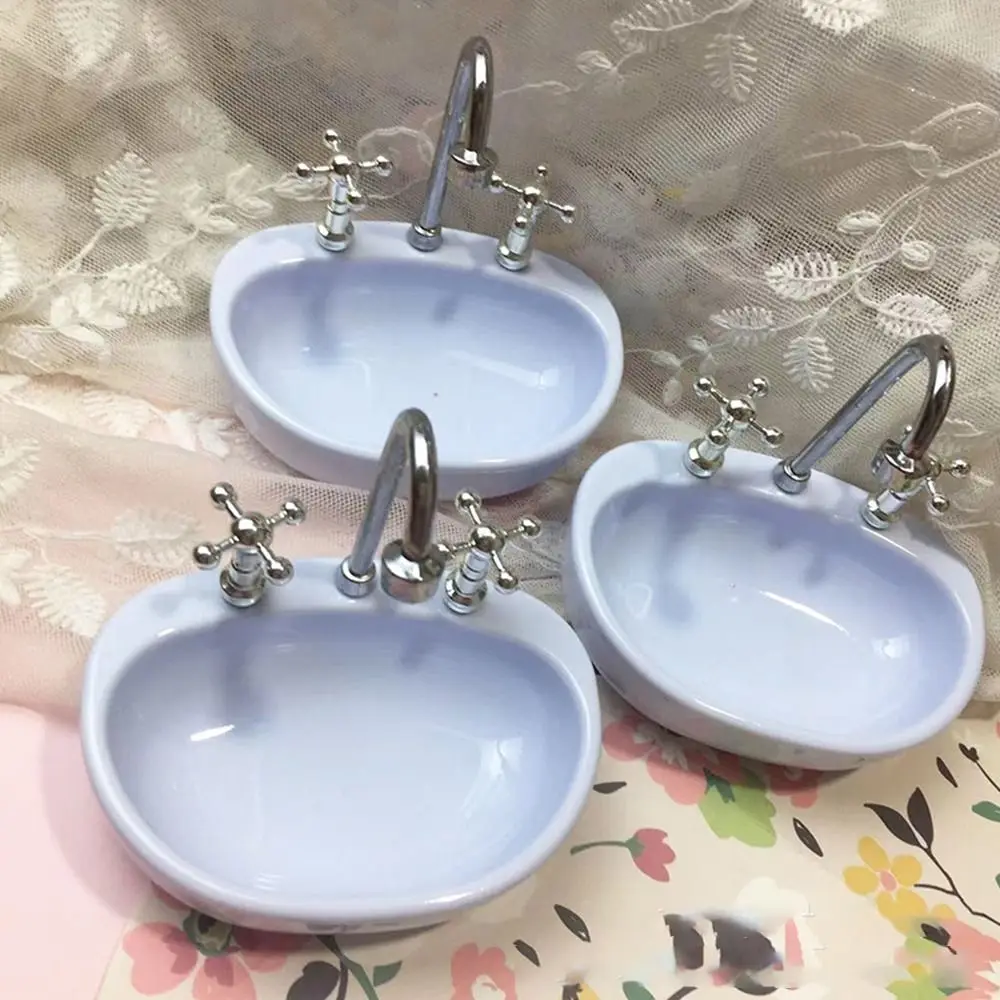 Pilo Muebles casa de muñecas con bañera y lavabo - imagen 3