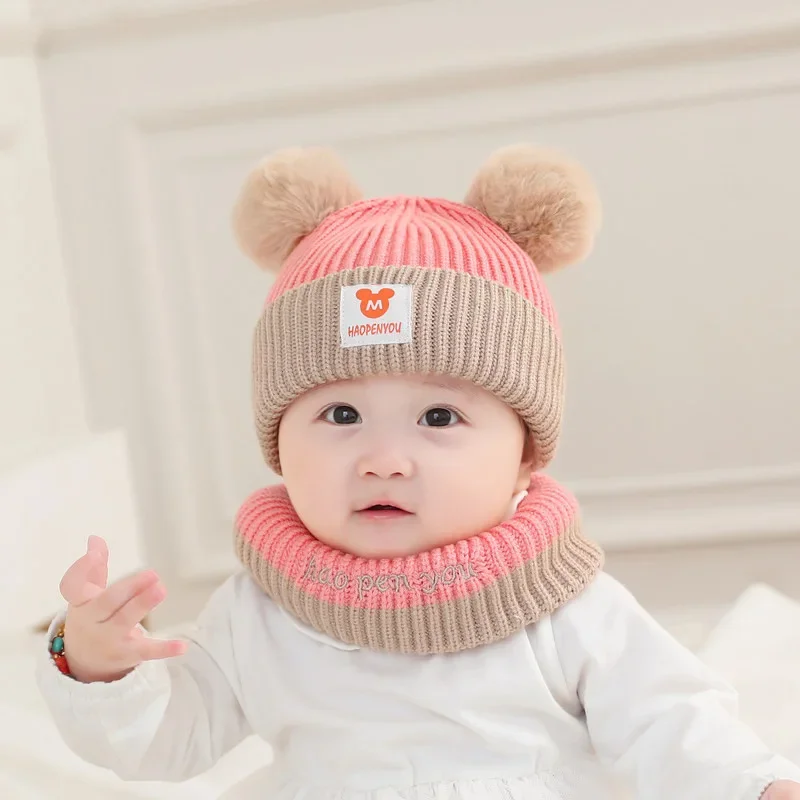 Gorro de invierno para bebé con bufanda tejida de oso - imagen 4