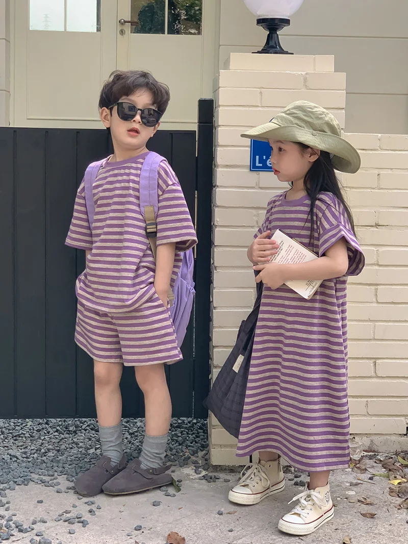 Conjunto a rayas para niños
