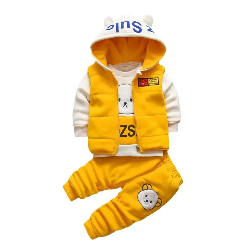Conjunto invierno niño con chaleco capucha y camiseta soft