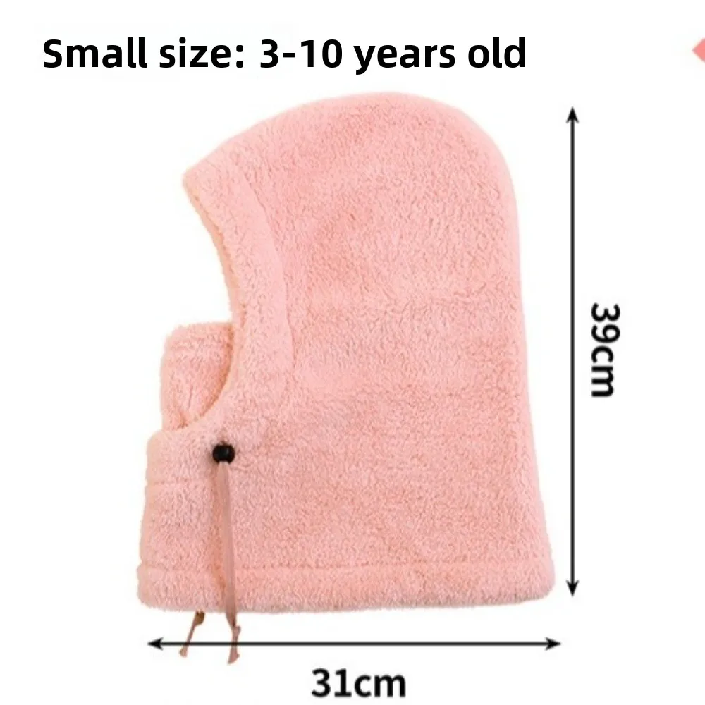 Detalle del tejido suave y elástico del gorro infantil