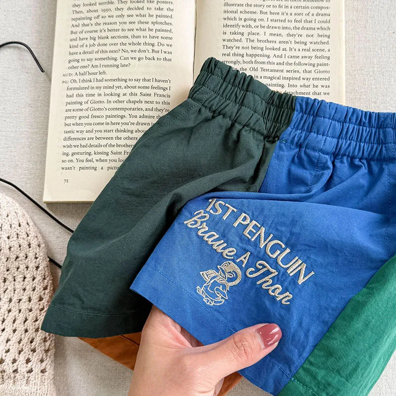 Estilo holgado y material pensado para el verano infantil