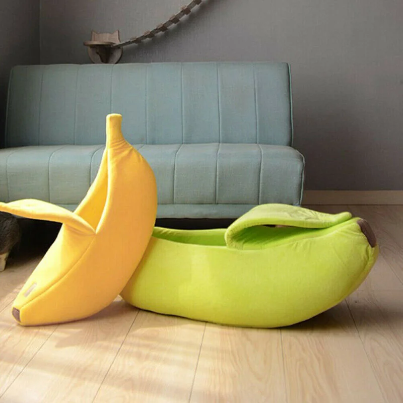 Cama para gatos semicerrada de felpa cálida en forma de plátano
