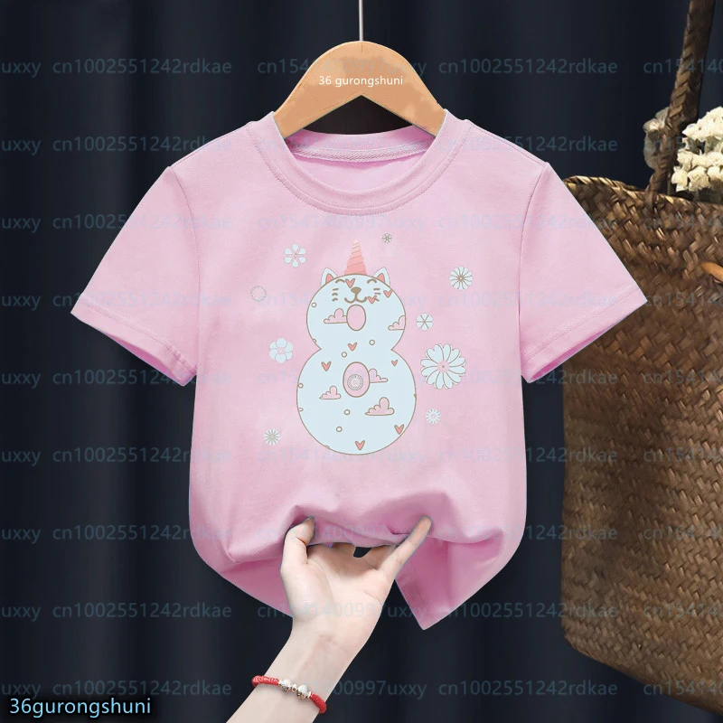 Camiseta infantil kawaii con unicornios y gatos - Manga corta