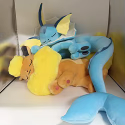 Peluche Pokémon de Pikachu durmiendo acostado, muy suave