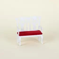 Sofás miniatura para casa de muñecas con respaldo ornamentado