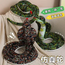 Cojín serpiente de peluche Giant Cobra, largo suave
