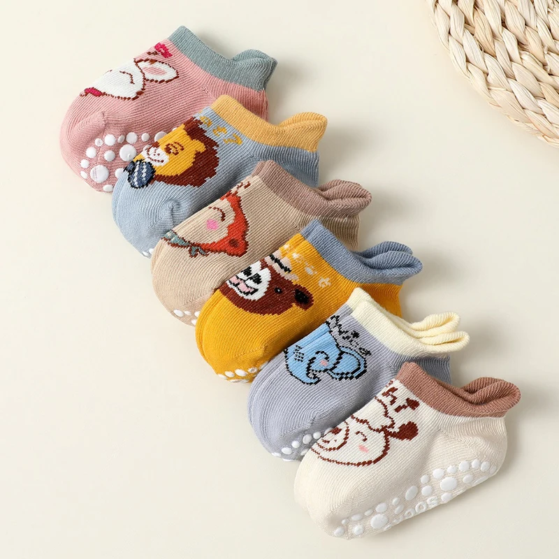 Calcetines antideslizantes de algodón para bebés con dibujos - imagen 3