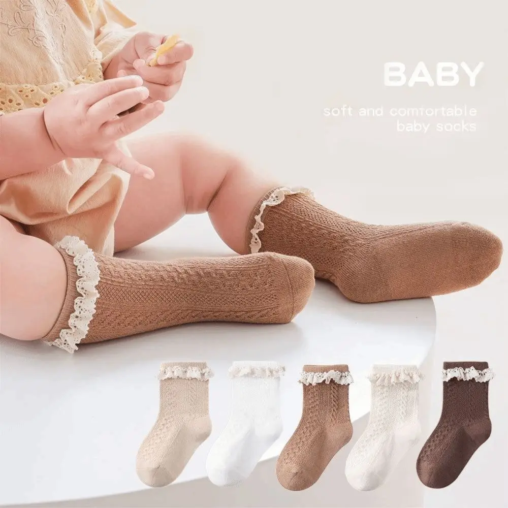 Calcetines altos antideslizantes de encaje y volante para niña - imagen 5