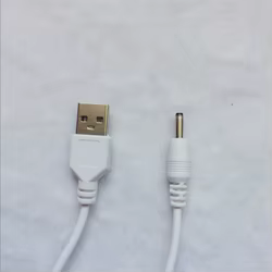 Adaptador USB a DC 3,5 x 1,35 mm - 2A maximo para alimentacion