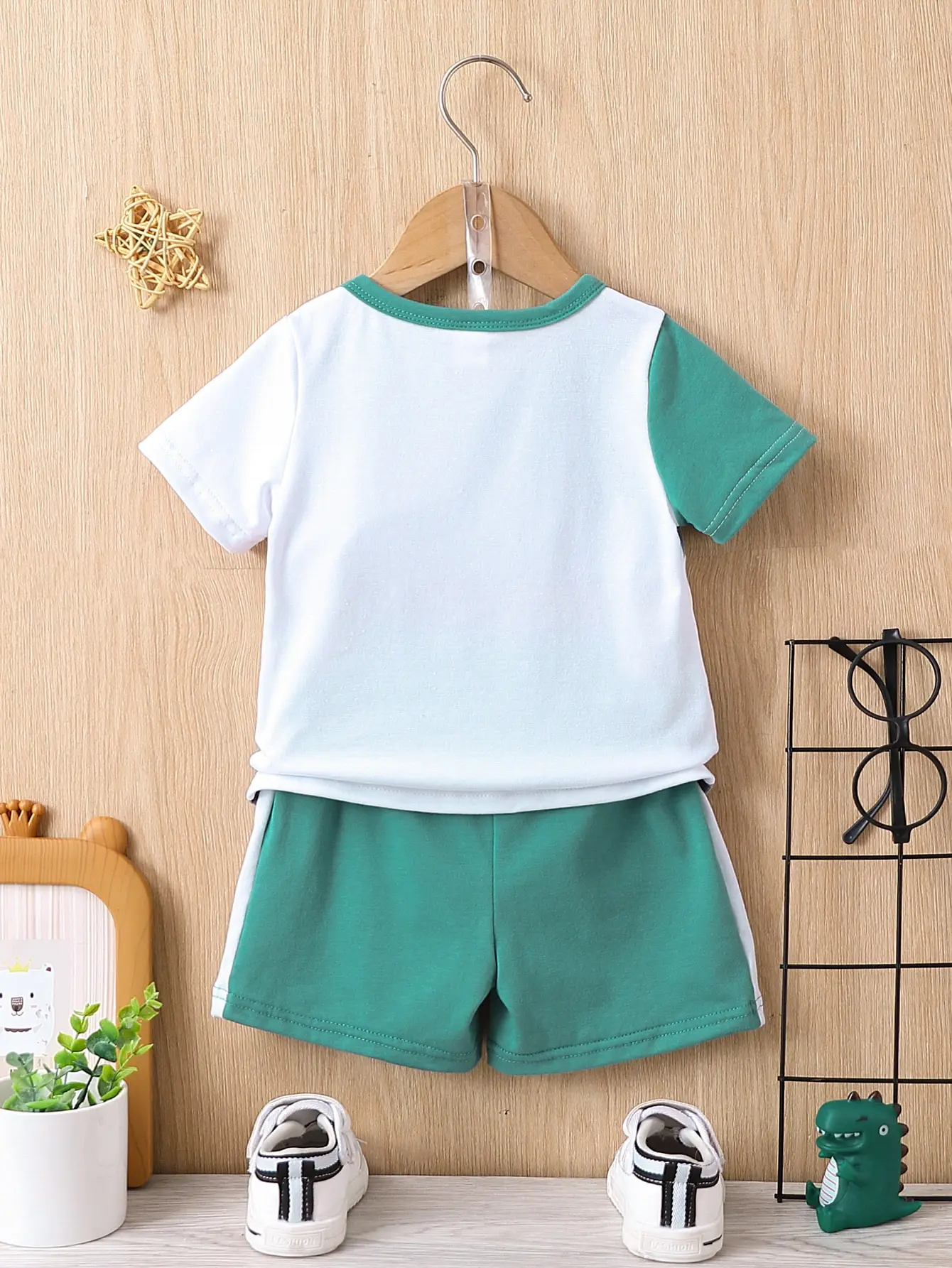 Conjunto bebé camiseta cuello redondo y pantalón corto cómodo - imagen 3